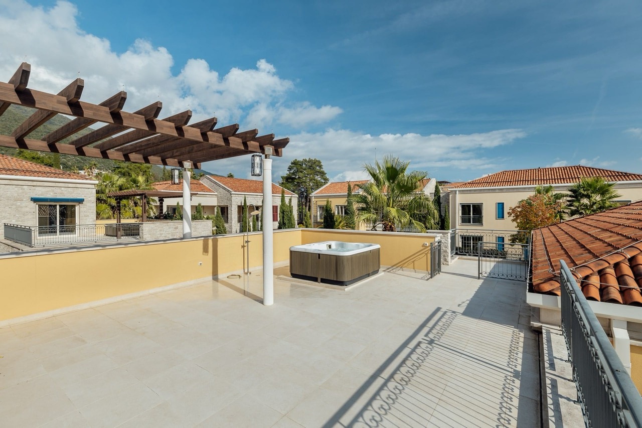 Вилла в Херцег-Нови, Черногория, 287 м² - фото 10