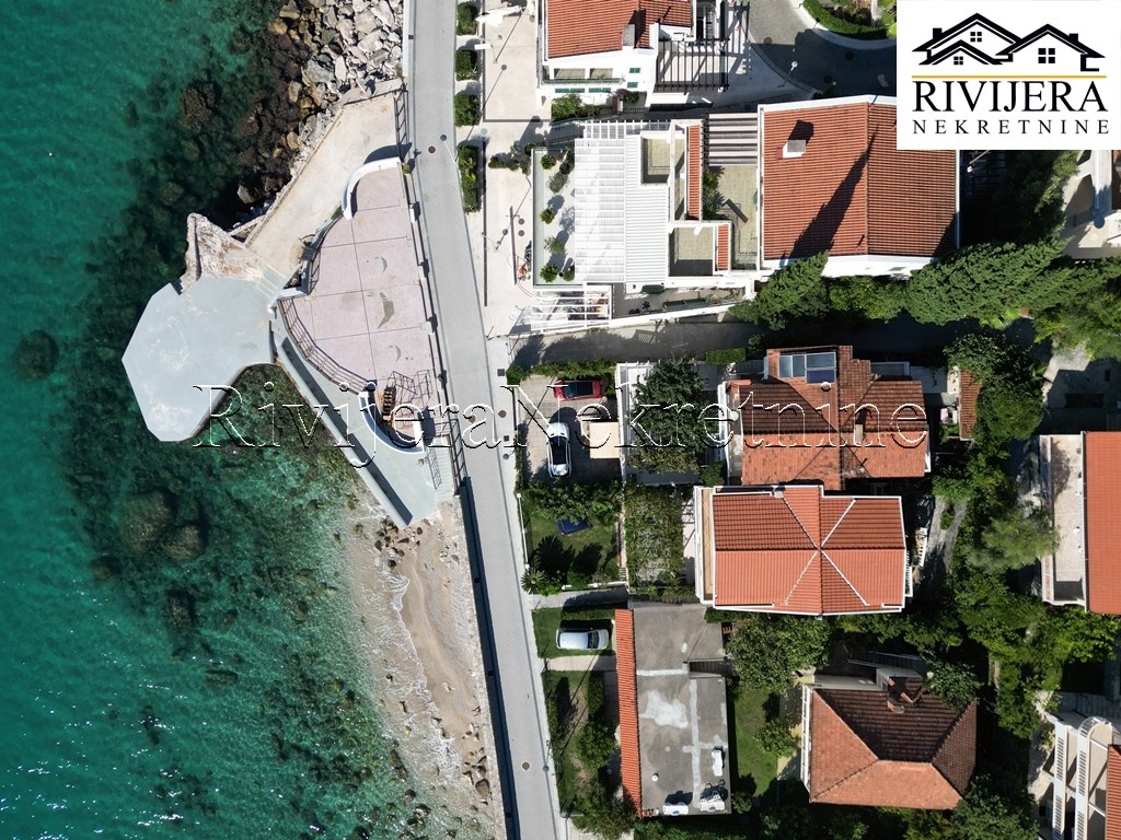 Дом в Херцег-Нови, Черногория, 141 м² - фото 3