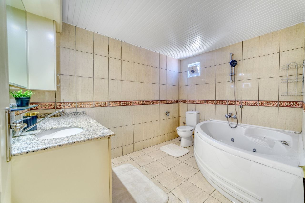 Апартаменты в Алании, Турция, 200 м² - фото 18