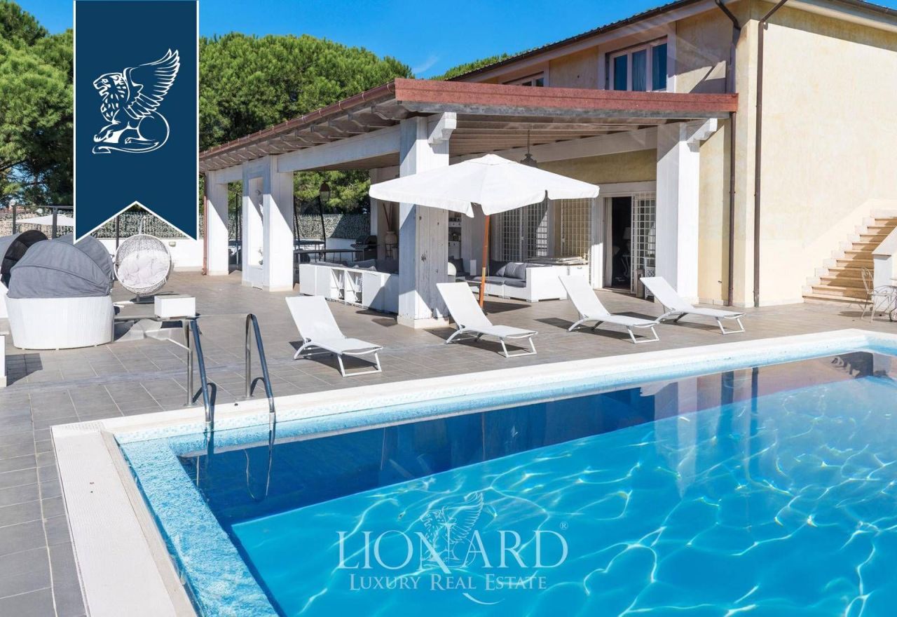 Вилла в Риме, Италия, 3 200 м² - фото 1