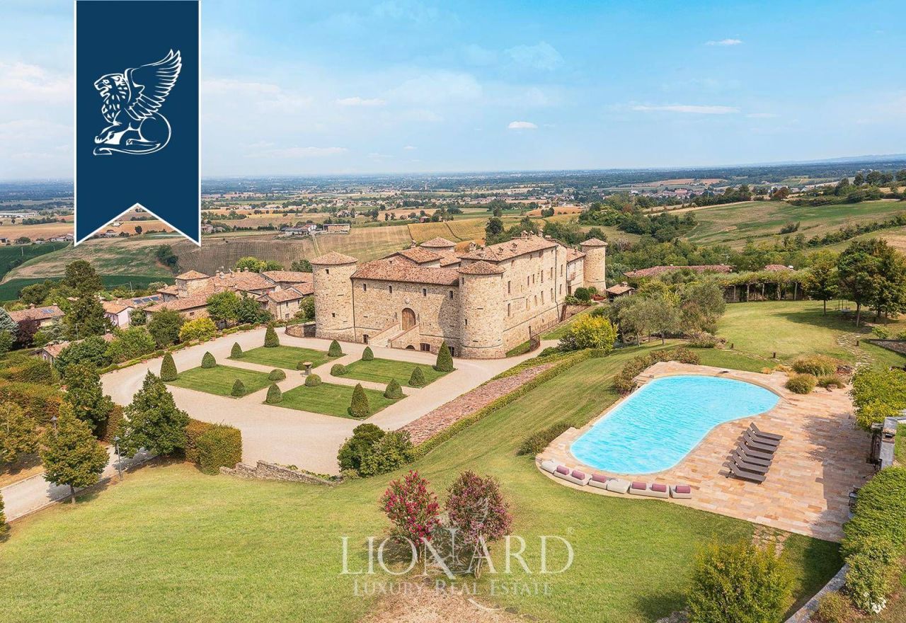 Замок в Пьяченце, Италия, 4 000 м² - фото 3