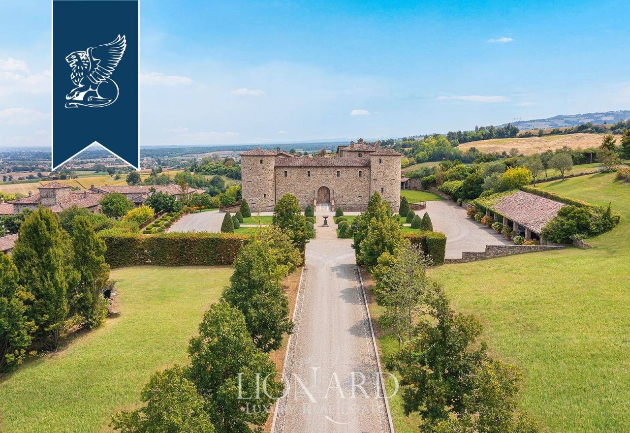 Замок в Пьяченце, Италия, 4 000 м² - фото 7