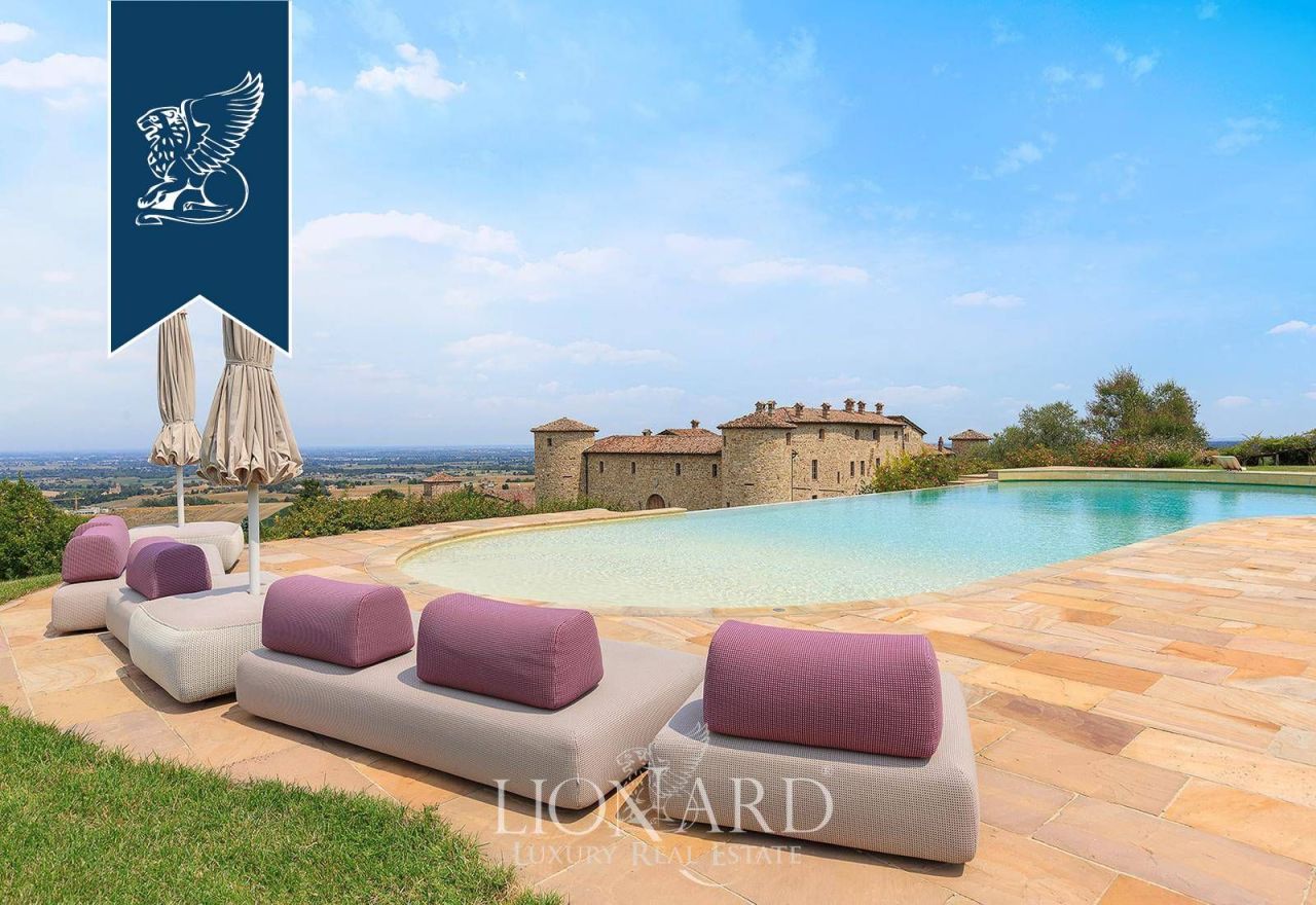 Замок в Пьяченце, Италия, 4 000 м² - фото 15