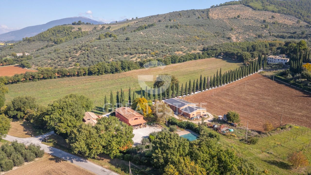 Отель, гостиница в Сполето, Италия, 759.2 м² - фото 5