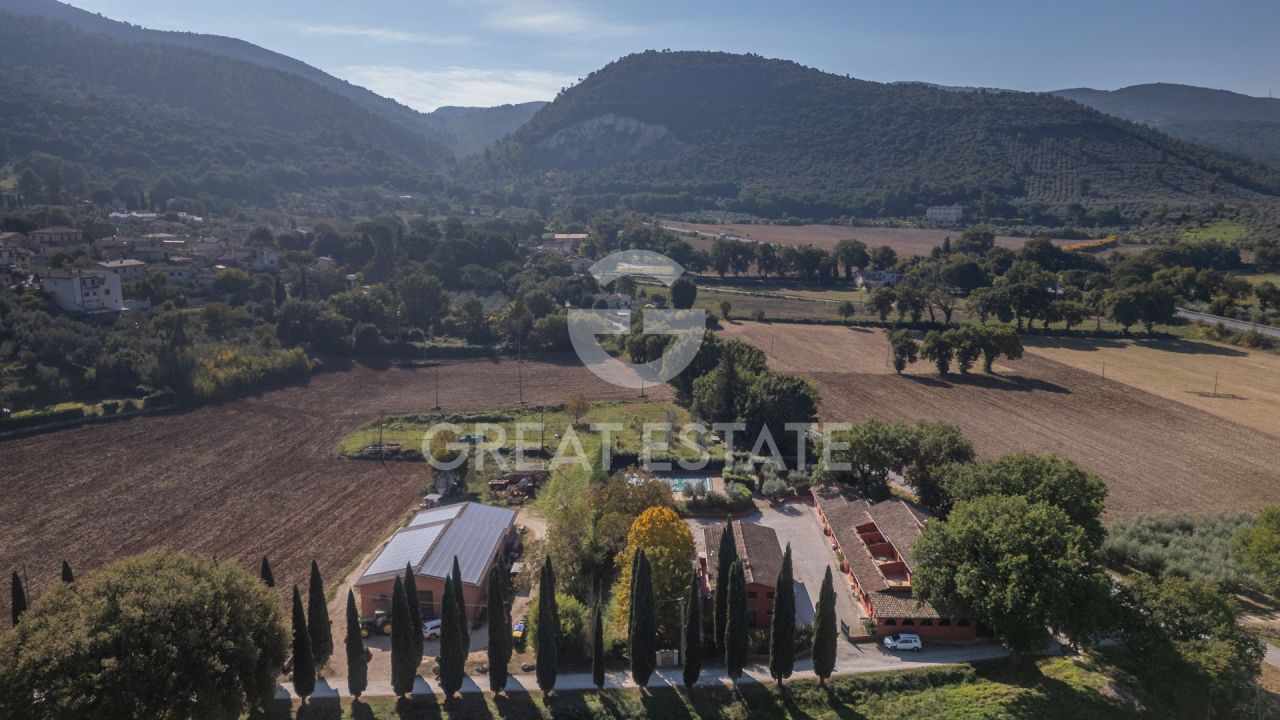 Отель, гостиница в Сполето, Италия, 759.2 м² - фото 6