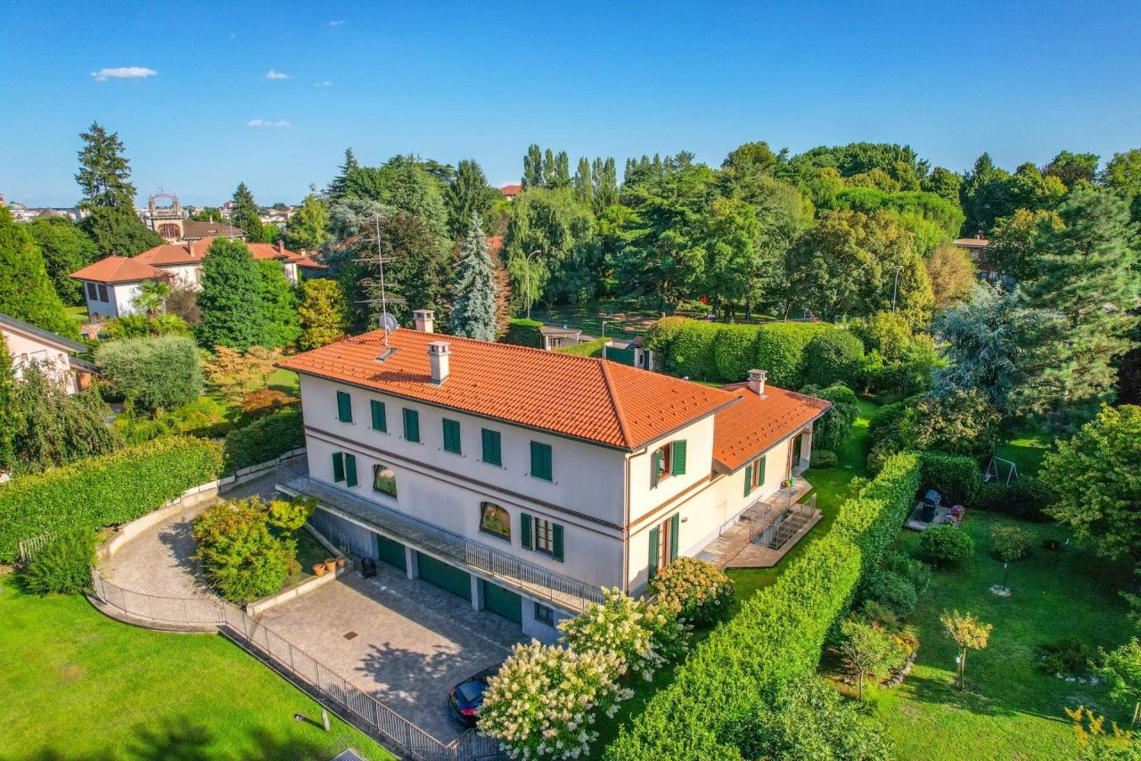 Вилла в Галларате, Италия, 550 м² - фото 5