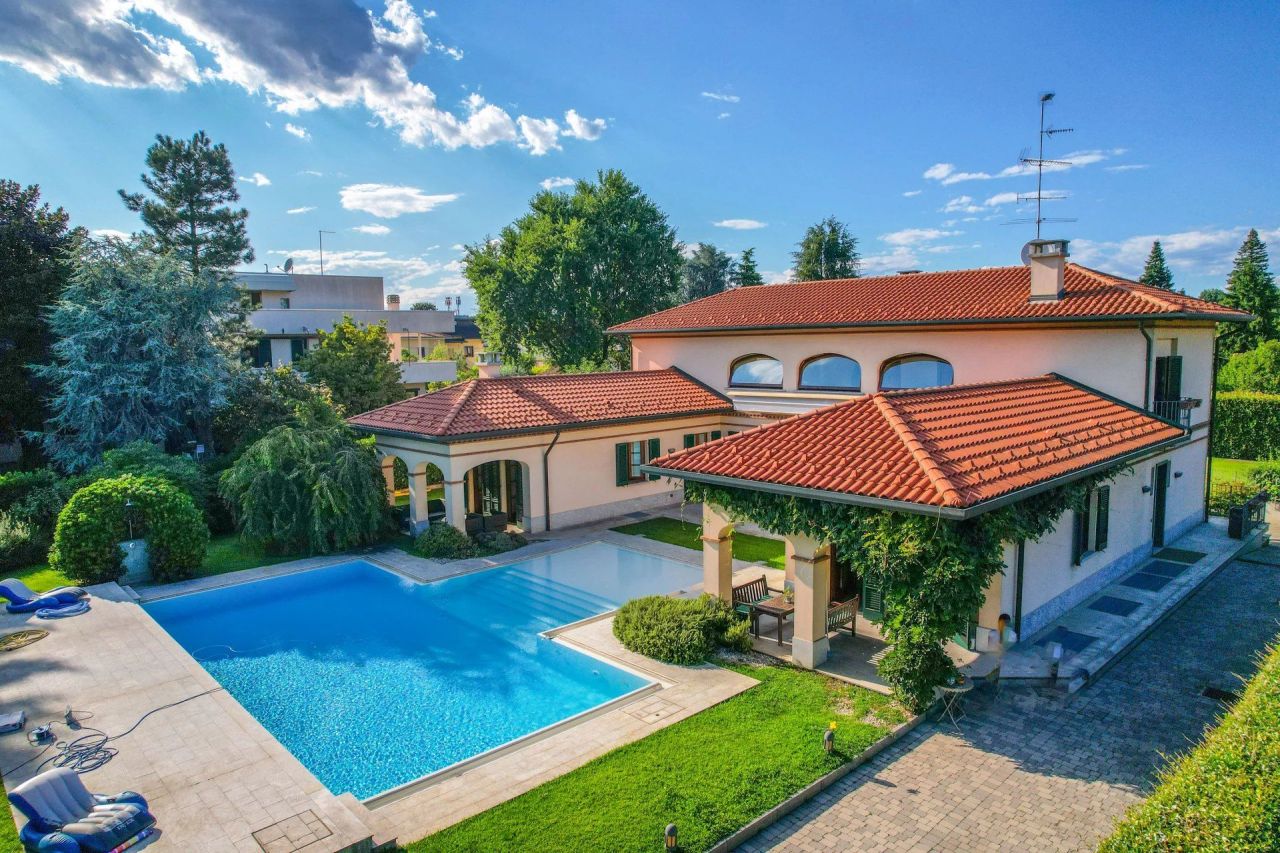 Вилла в Галларате, Италия, 550 м² - фото 3