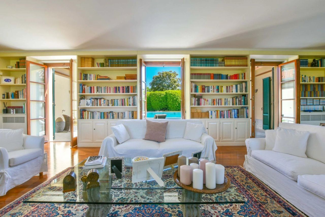 Вилла в Галларате, Италия, 550 м² - фото 7