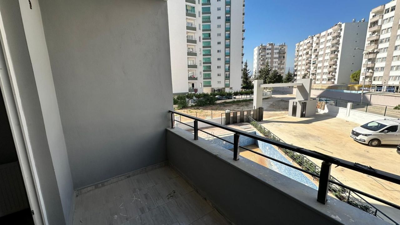 Квартира в Мерсине, Турция, 80 м² - фото 1