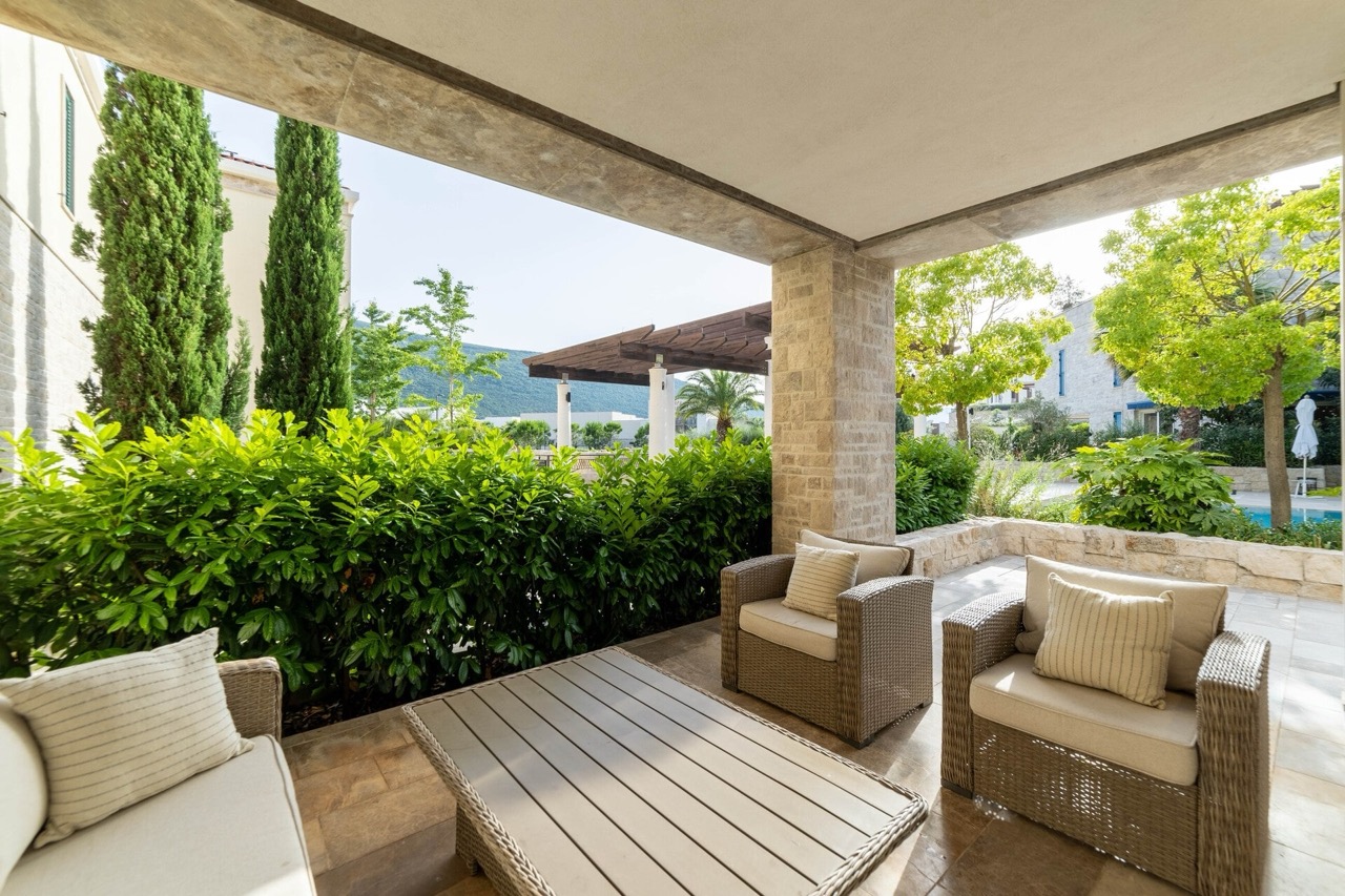 Квартира в Херцег-Нови, Черногория, 179 м² - фото 15