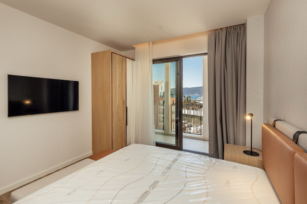 Квартира в Тивате, Черногория, 87 м² - фото 12