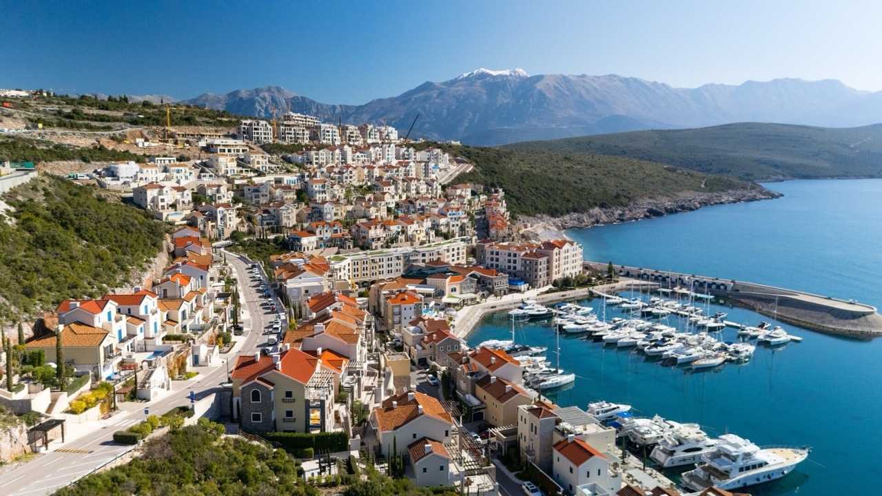 Вилла на полуострове Луштица, Черногория, 130 м² - фото 1