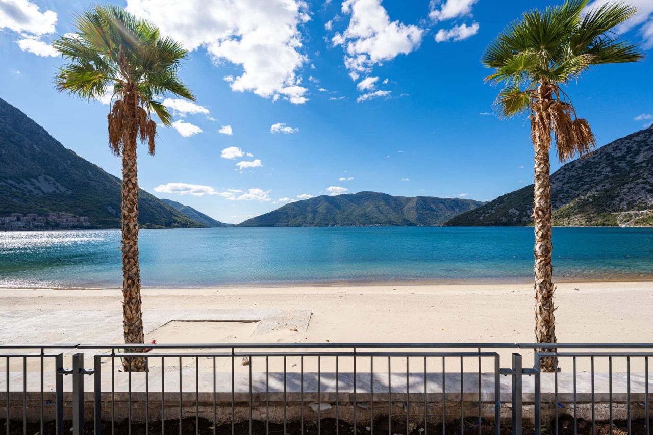 Апартаменты в Рисане, Черногория, 116 м² - фото 1