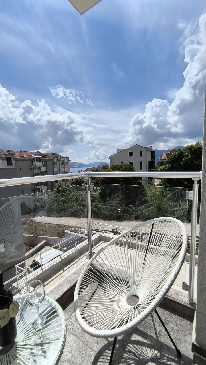 Квартира в Тивате, Черногория, 63 м² - фото 2