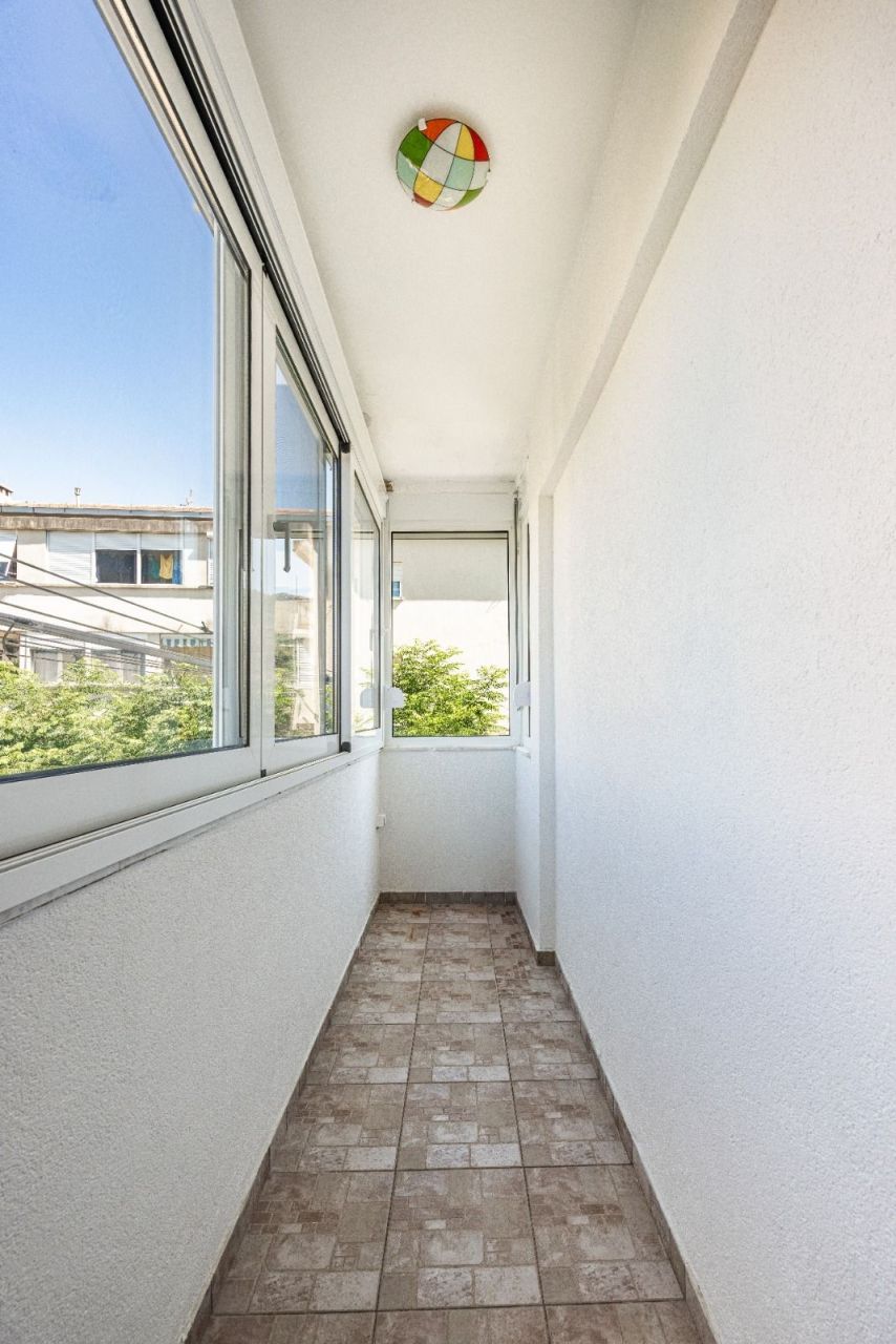 Квартира в Тивате, Черногория, 52 м² - фото 13