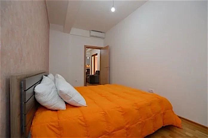 Квартира в Тивате, Черногория, 69 м² - фото 1