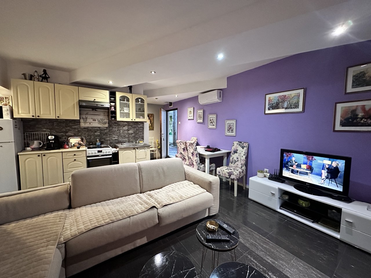 Квартира в Будве, Черногория, 42 м² - фото 1