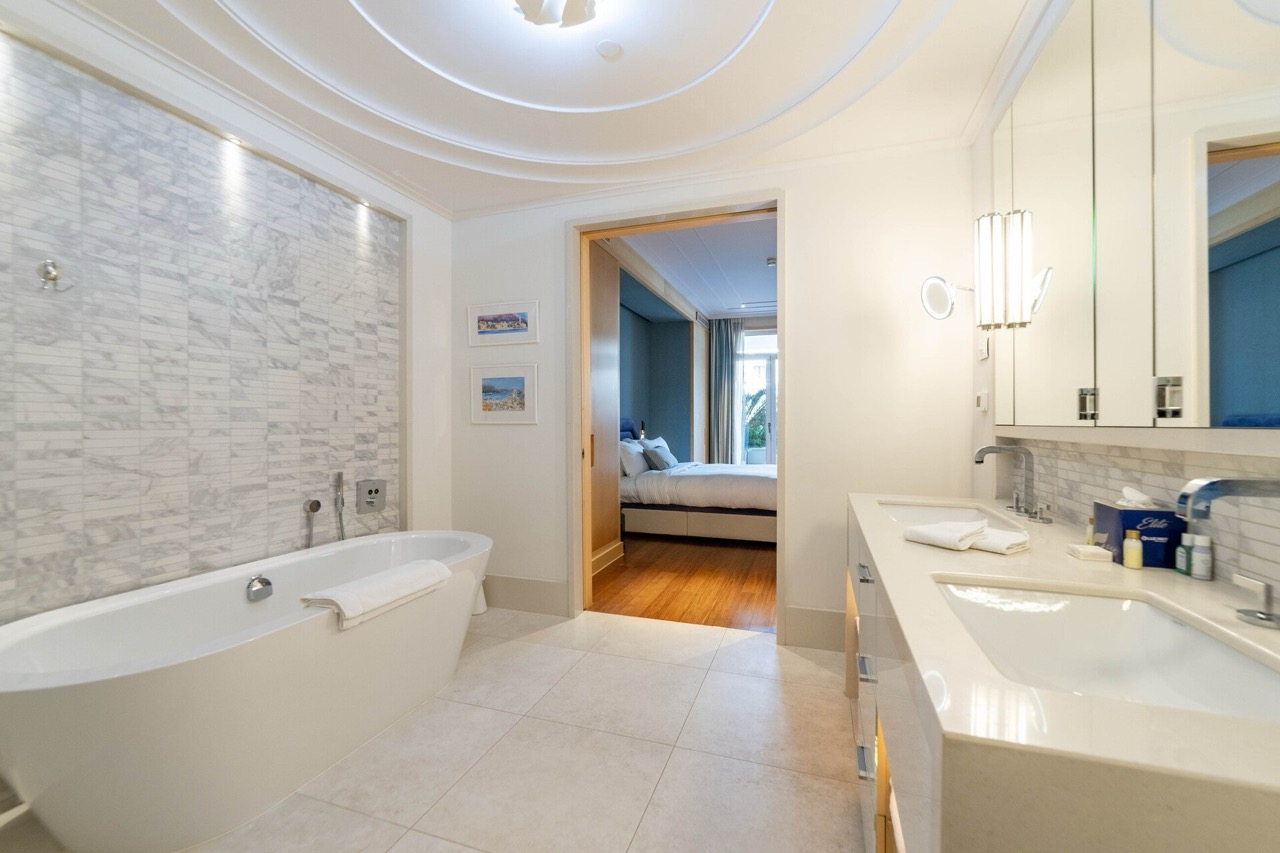 Квартира в Тивате, Черногория, 81 м² - фото 14