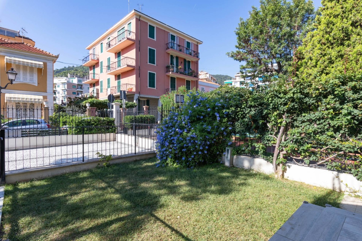 Апартаменты в Алассио, Италия, 90 м² - фото 16