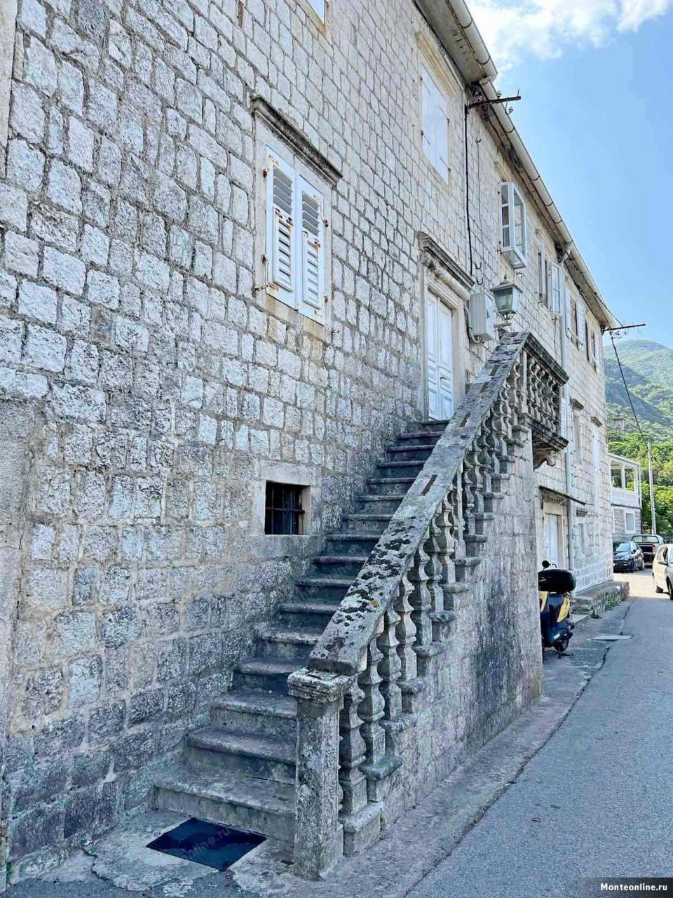 Вилла в Прчани, Черногория, 235 м² - фото 2