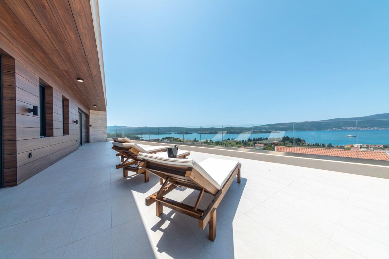 Вилла в Тивате, Черногория, 454 м² - фото 3