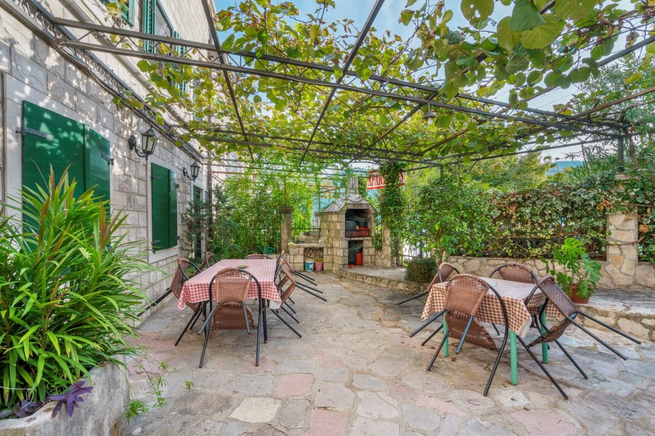 Вилла в Которе, Черногория, 250 м² - фото 4