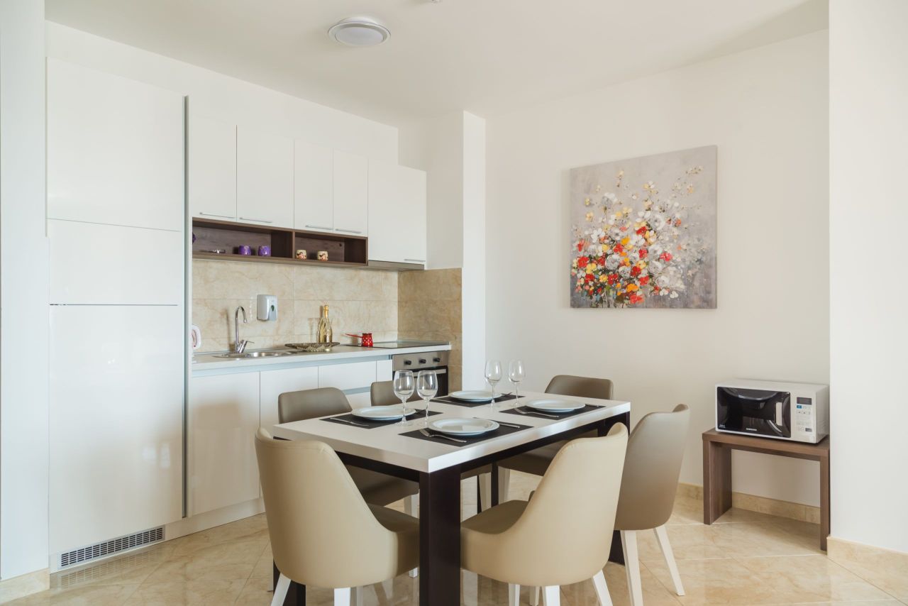 Апартаменты в Бечичи, Черногория, 95 м² - фото 4