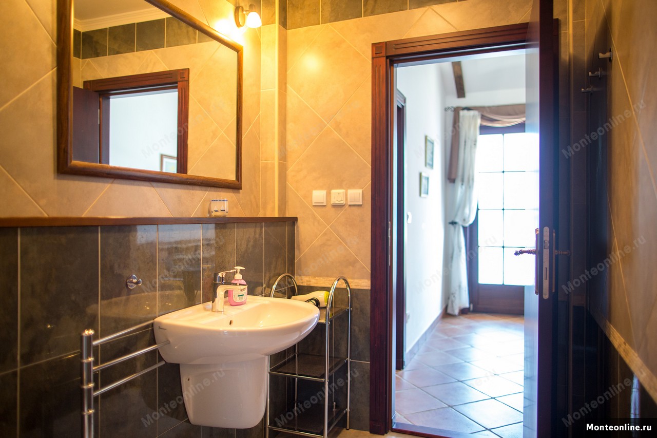 Вилла в Костанице, Черногория, 235 м² - фото 9