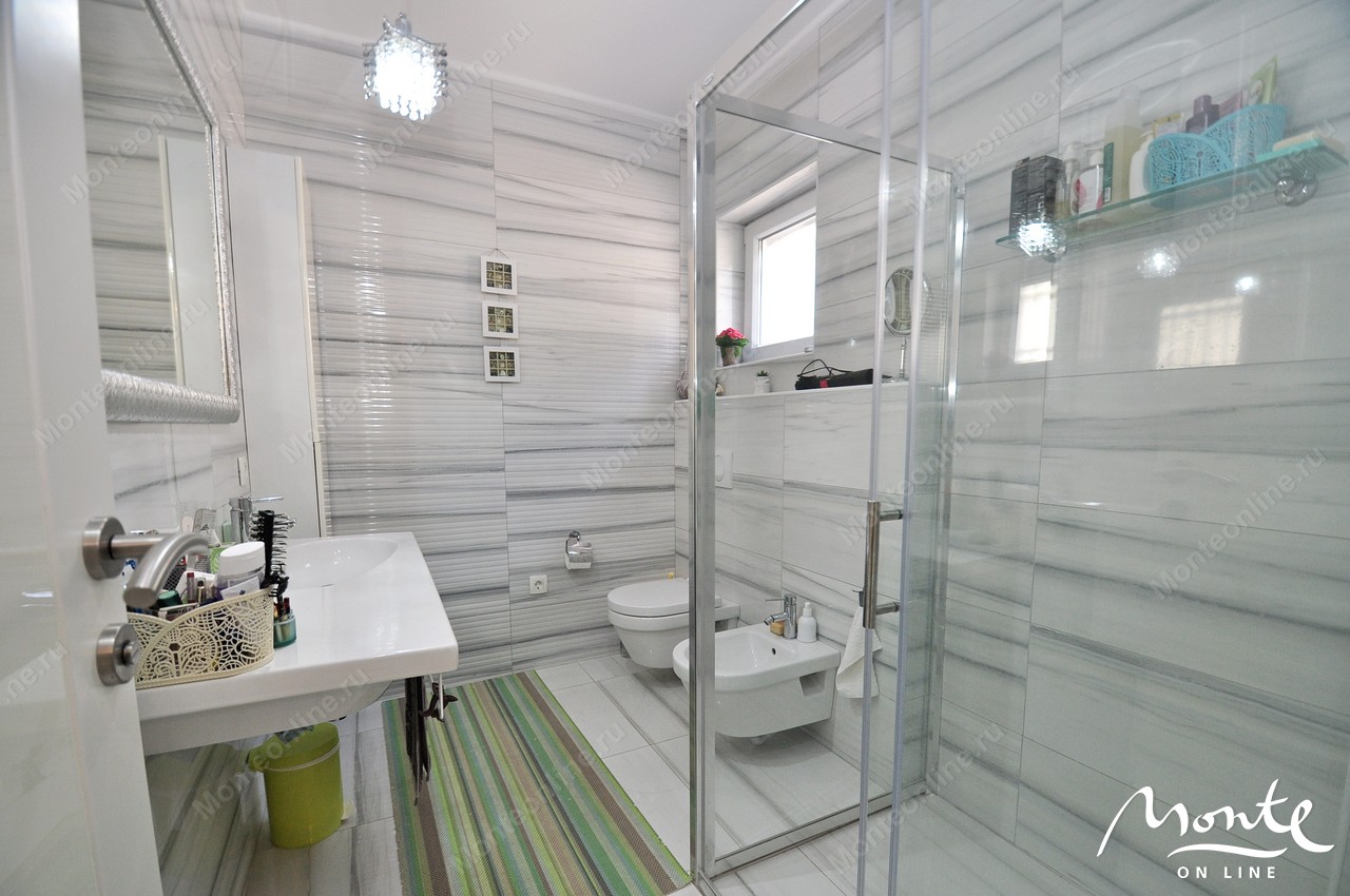 Вилла в Тивате, Черногория, 308 м² - фото 19