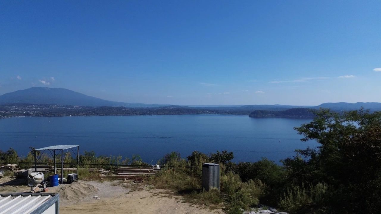 Вилла в Бельджирате, Италия, 315 м² - фото 2