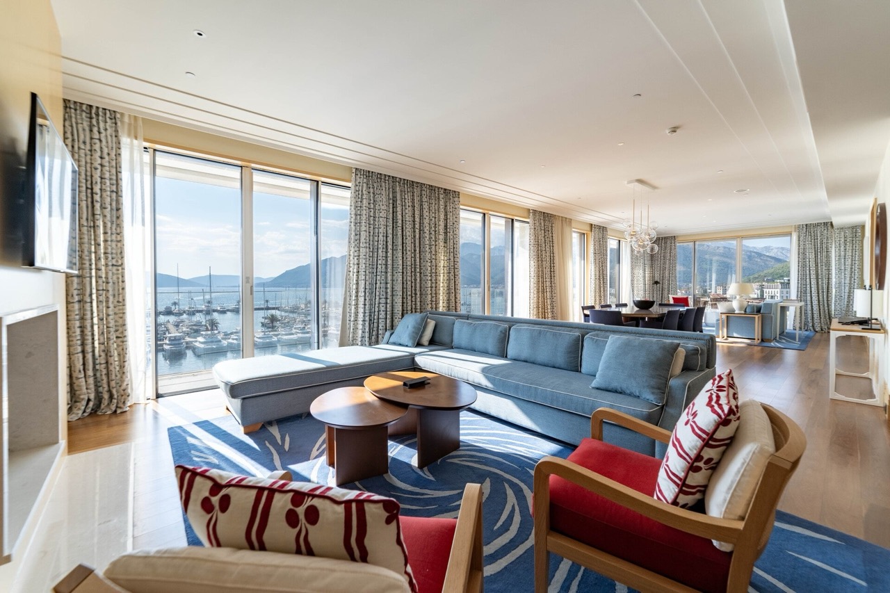 Квартира в Тивате, Черногория, 498 м² - фото 8