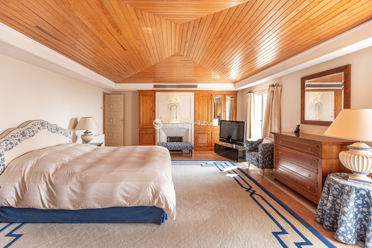 Вилла в Гольф-Жуан, Франция, 350 м² - фото 15