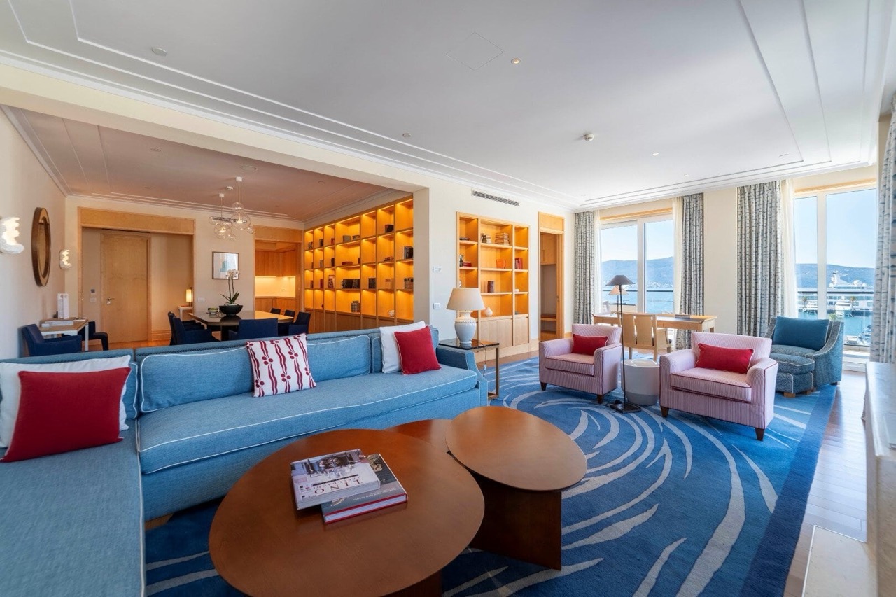 Квартира в Тивате, Черногория, 296 м² - фото 16