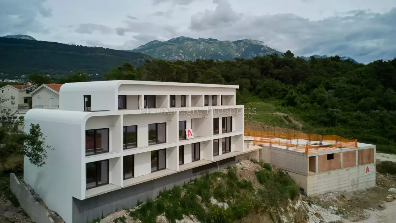 Квартира в Тивате, Черногория, 32 м² - фото 2