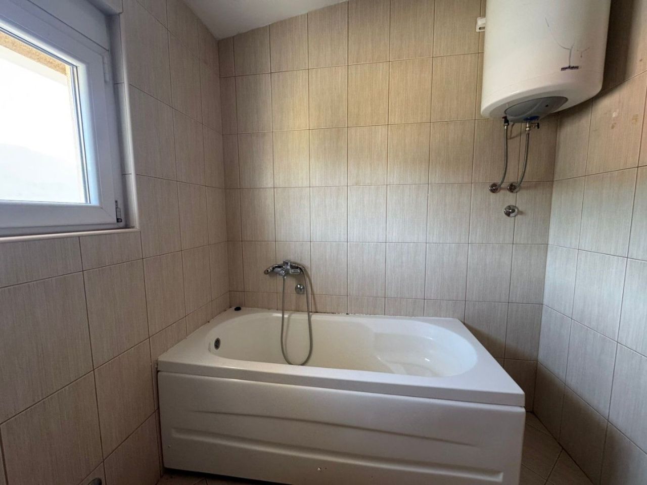 Квартира в Баре, Черногория, 87 м² - фото 10