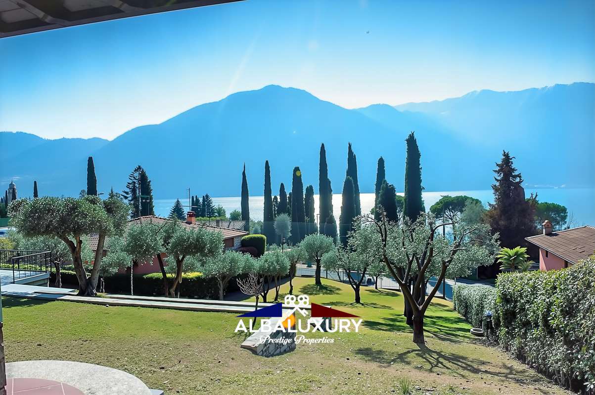 Вилла в Грианте, Италия, 500 м² - фото 2