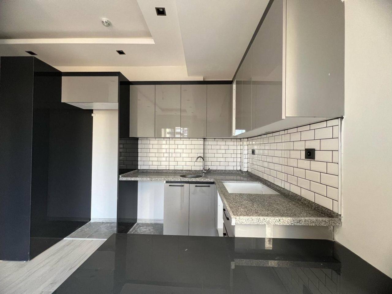 Квартира в Мерсине, Турция, 60 м² - фото 1