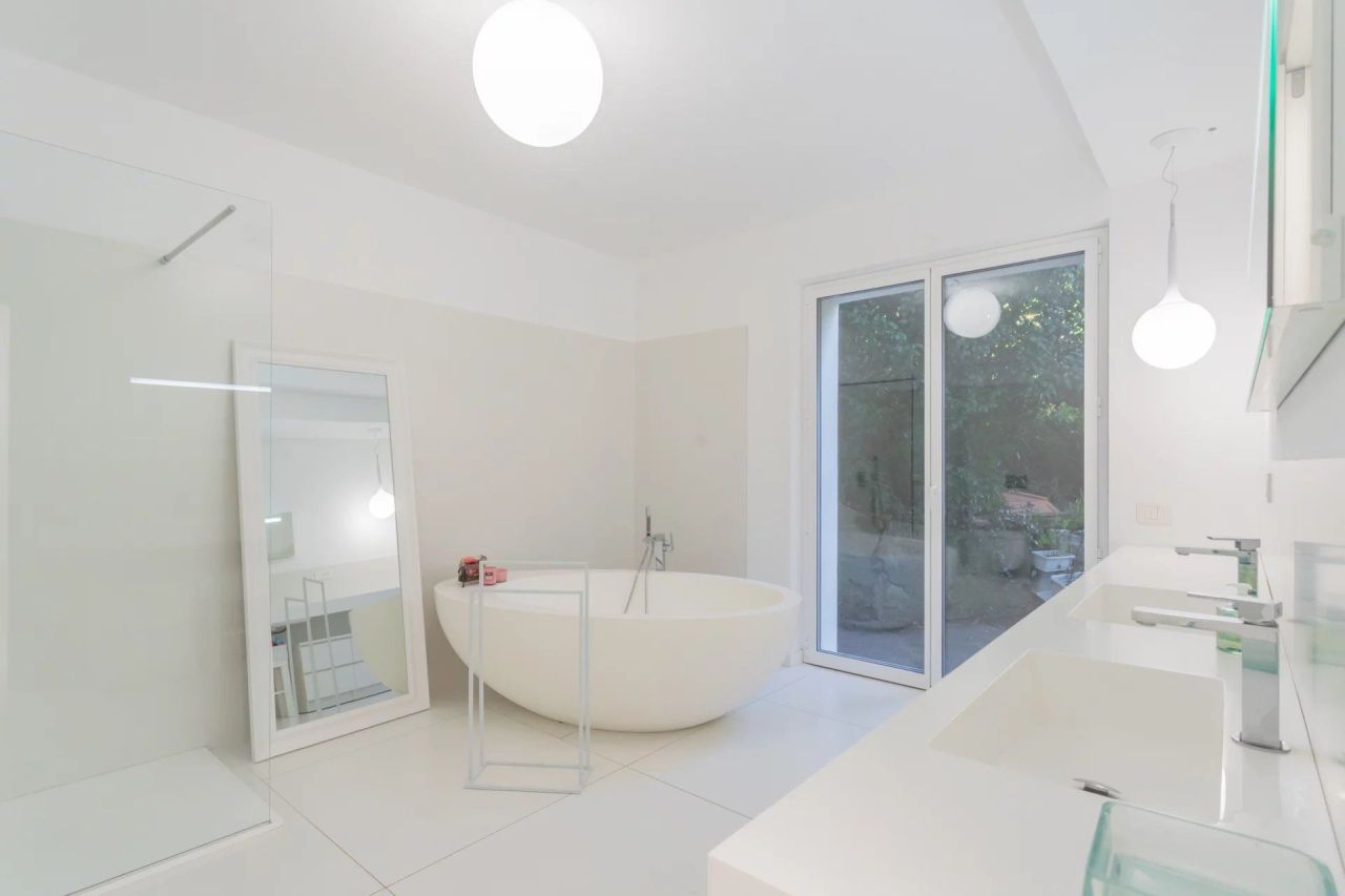 Вилла у озера Орта, Италия, 450 м² - фото 10