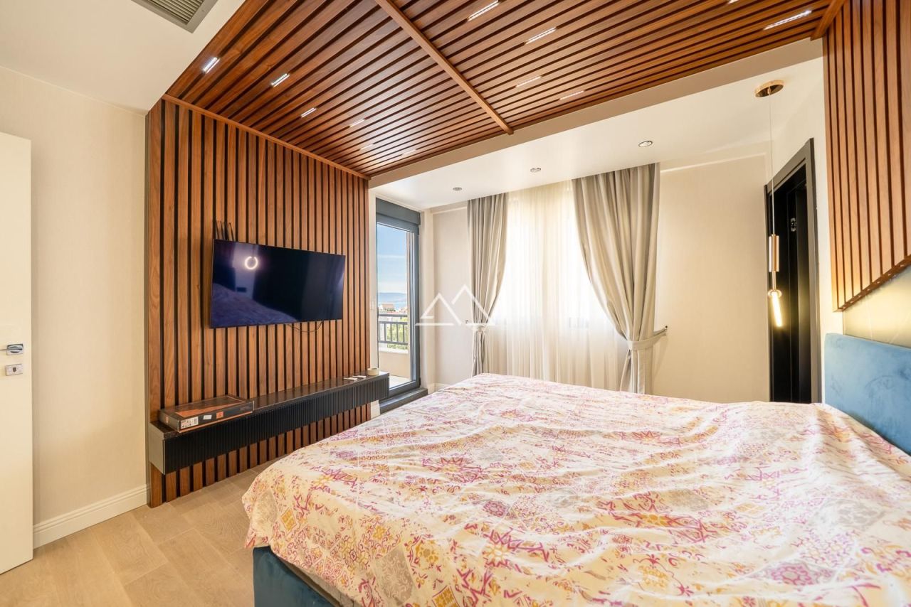 Апартаменты в Тивате, Черногория, 164 м² - фото 17