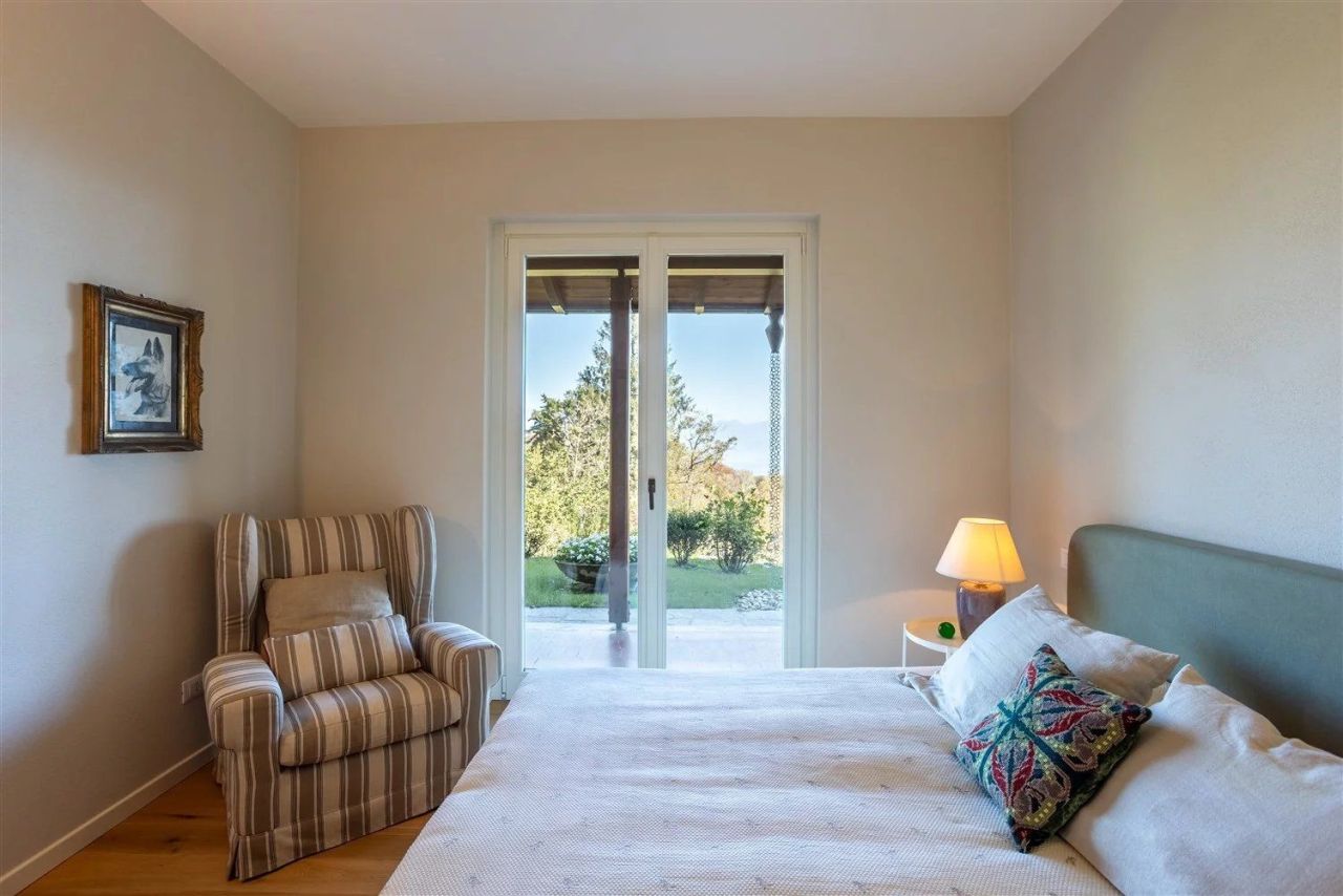 Вилла в Стрезе, Италия, 330 м² - фото 11