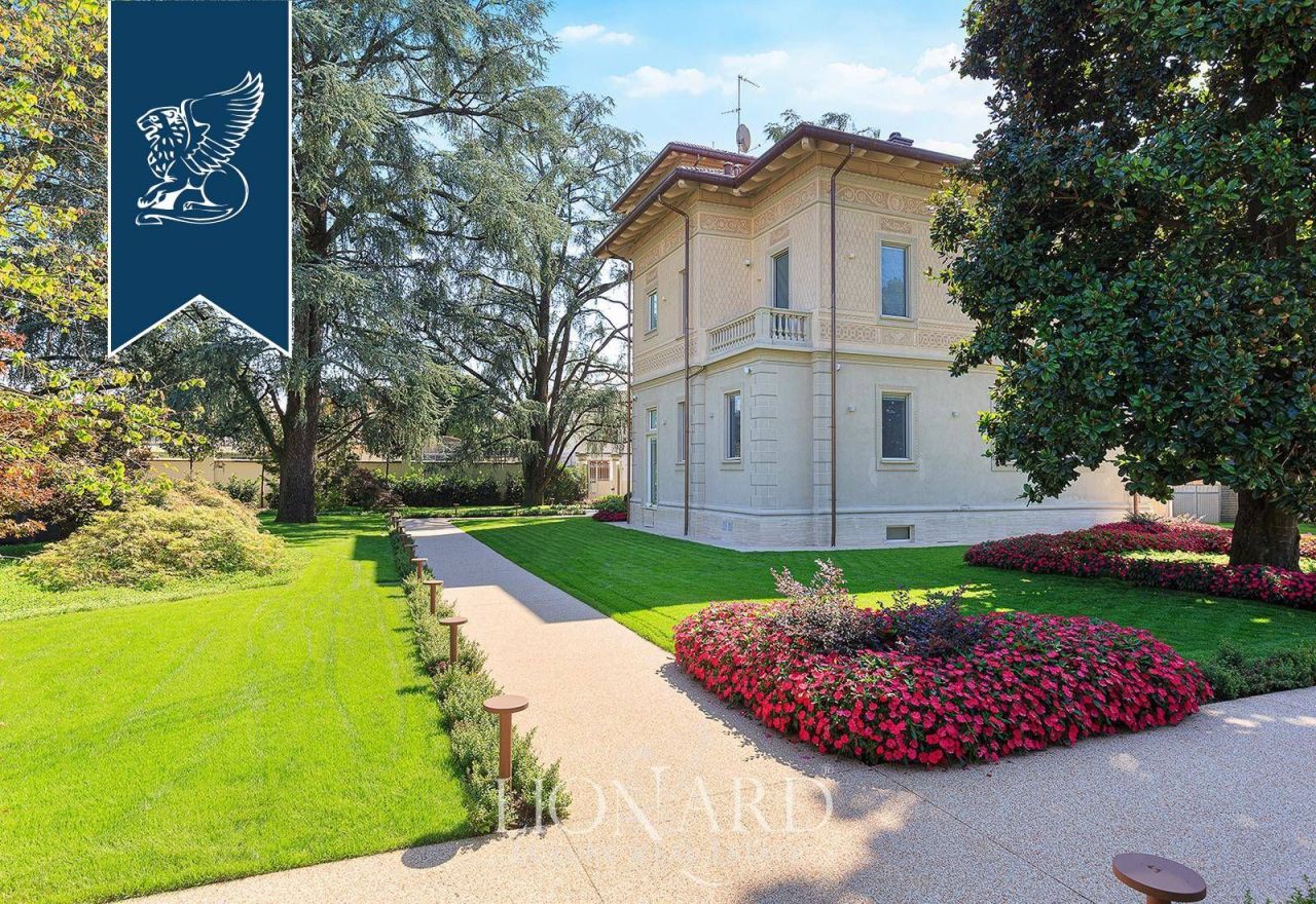 Вилла в Милане, Италия, 900 м² - фото 17