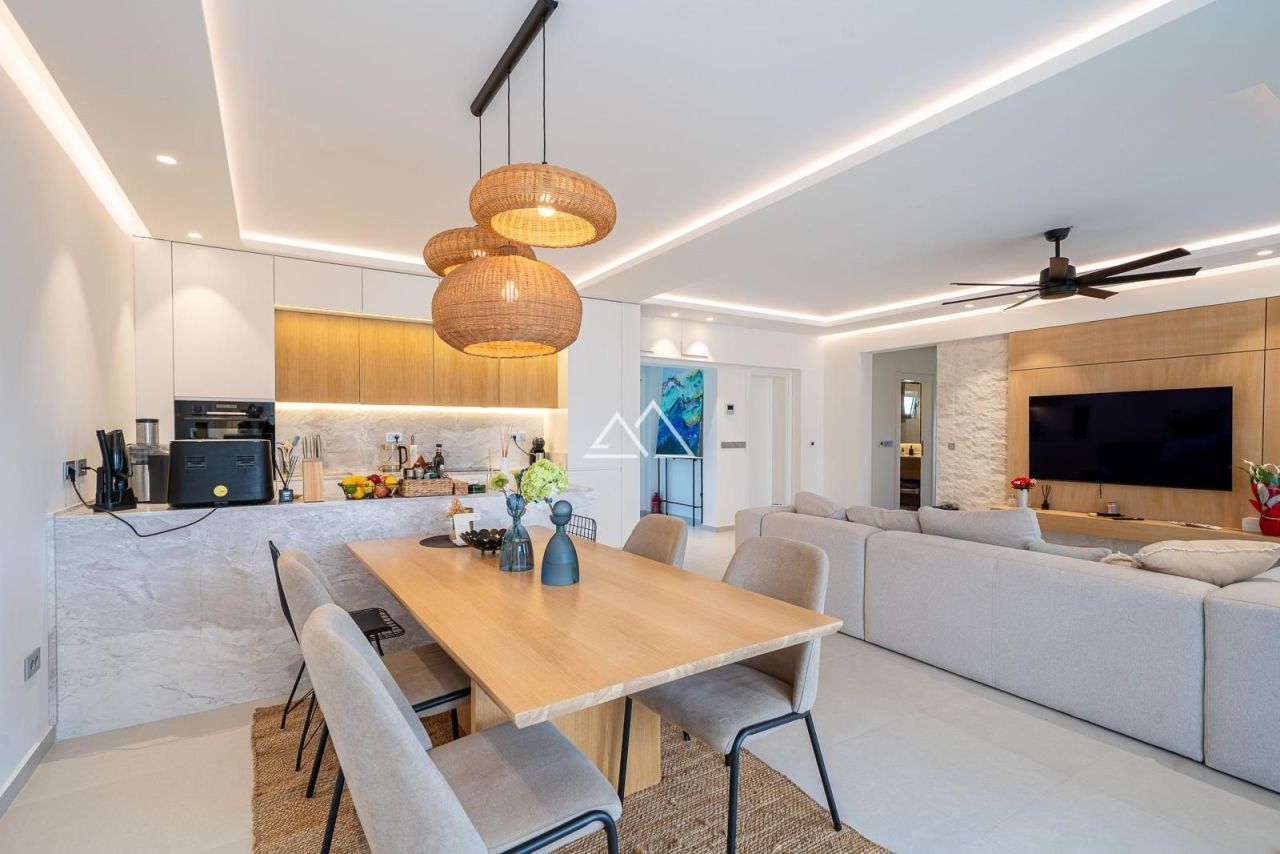 Апартаменты в Тивате, Черногория, 122 м² - фото 3