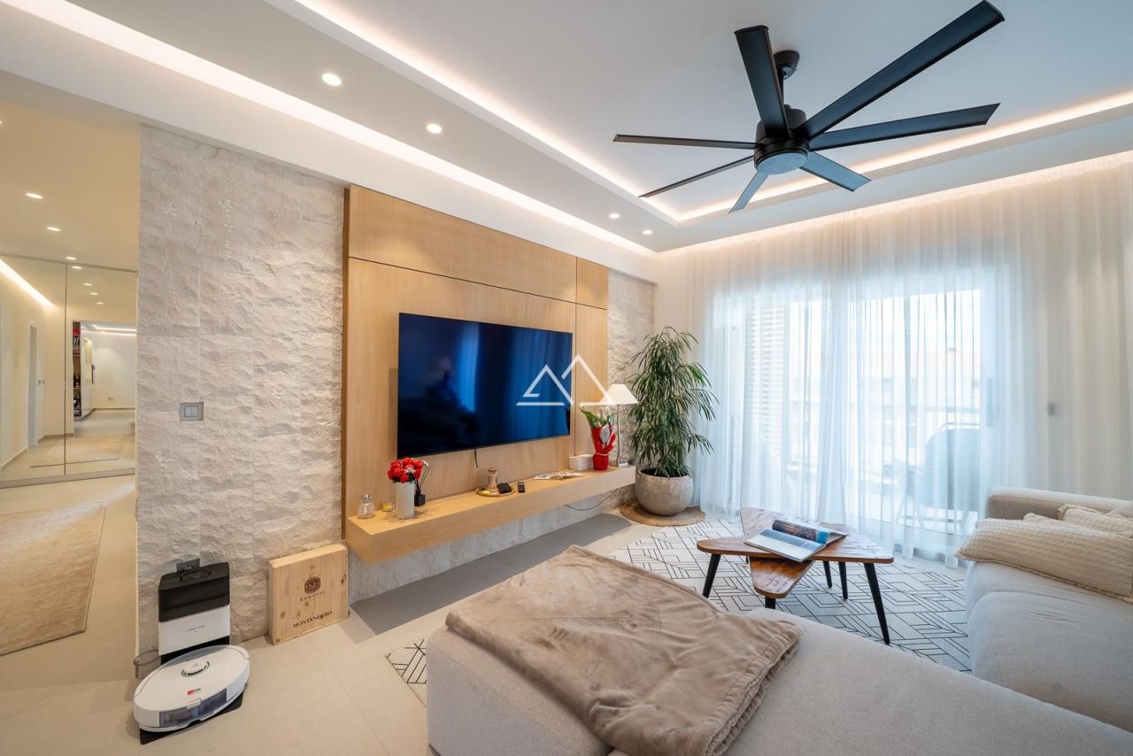 Апартаменты в Тивате, Черногория, 122 м² - фото 8