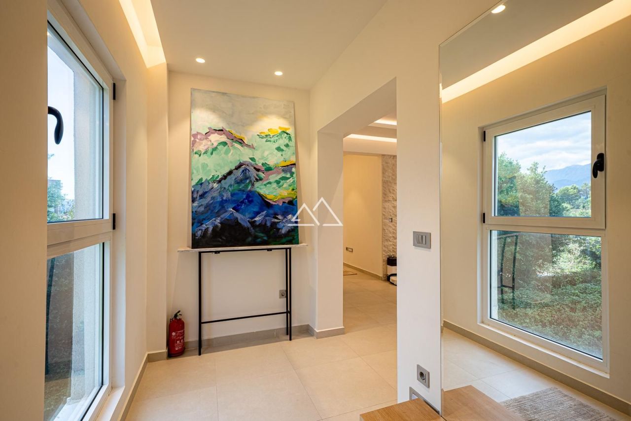 Апартаменты в Тивате, Черногория, 122 м² - фото 12