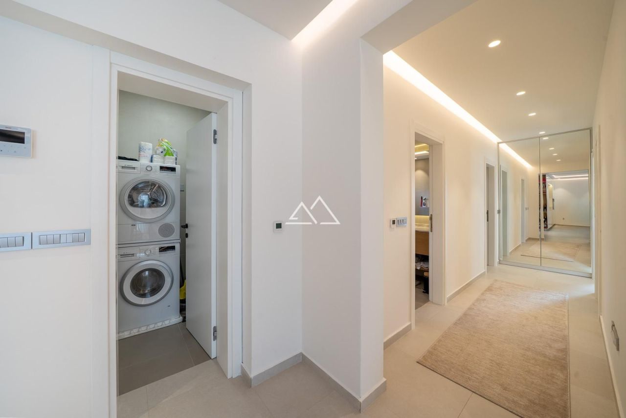 Апартаменты в Тивате, Черногория, 122 м² - фото 13