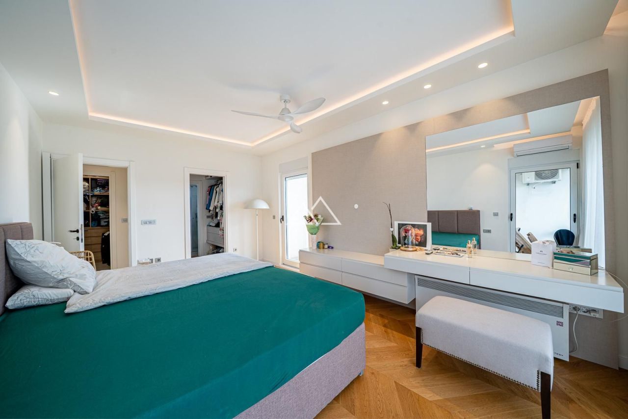 Апартаменты в Тивате, Черногория, 122 м² - фото 14