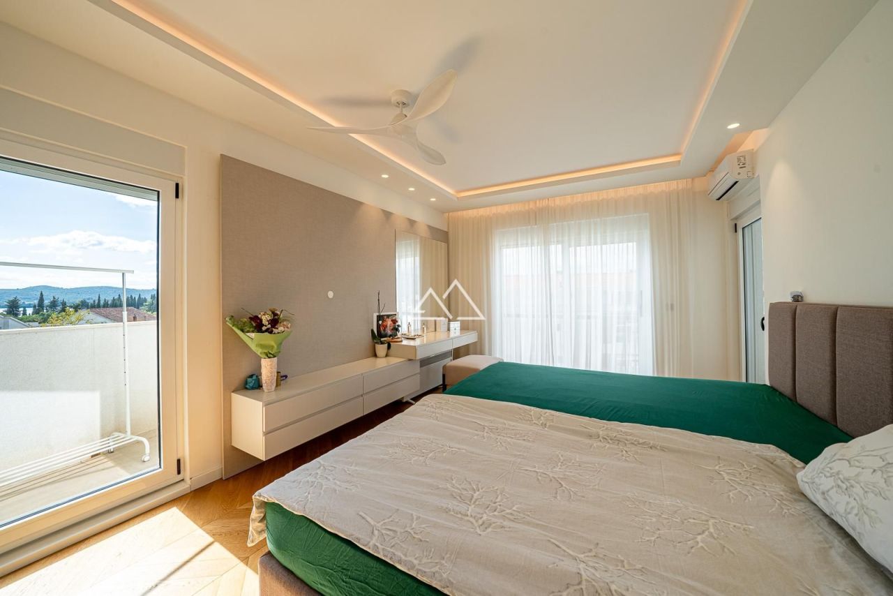 Апартаменты в Тивате, Черногория, 122 м² - фото 16