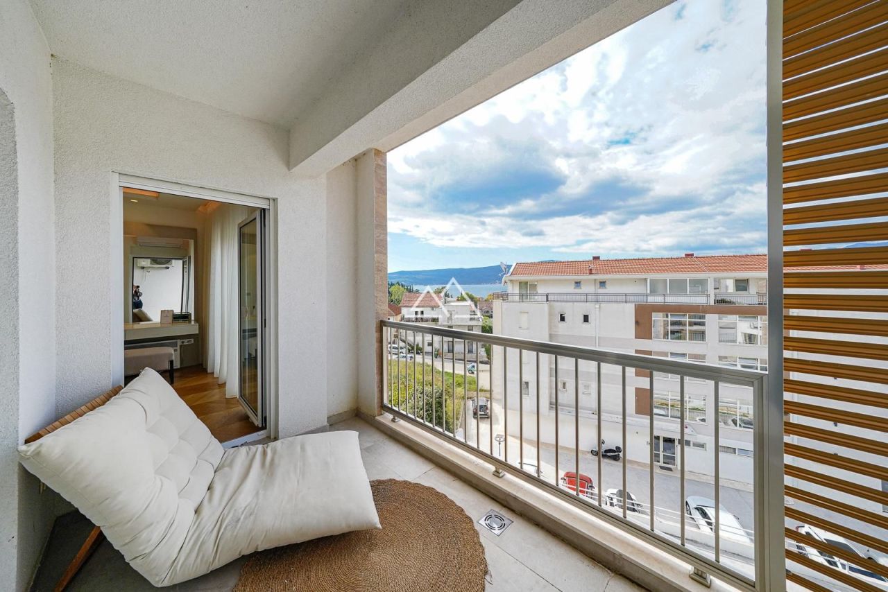 Апартаменты в Тивате, Черногория, 122 м² - фото 18