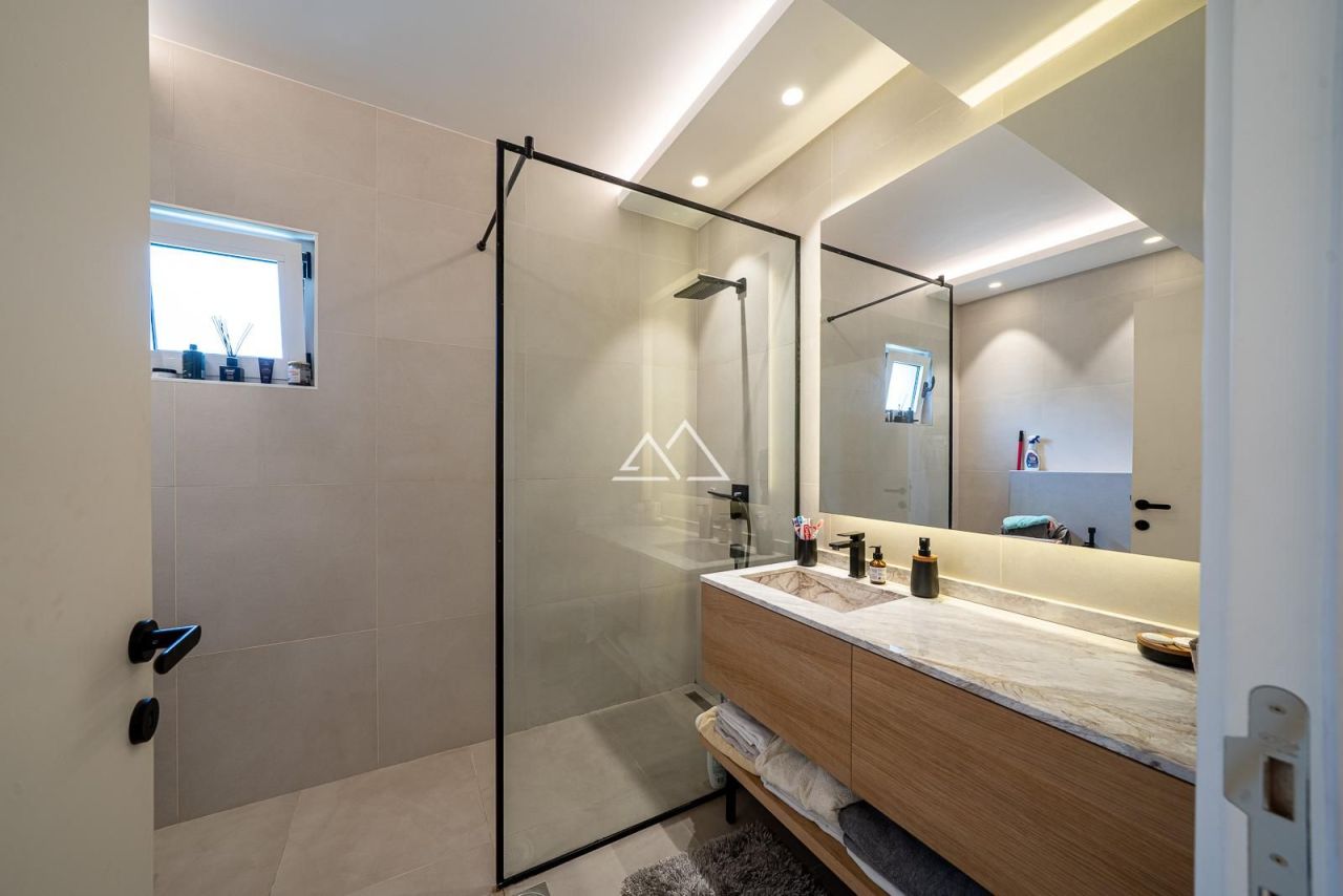 Апартаменты в Тивате, Черногория, 122 м² - фото 19