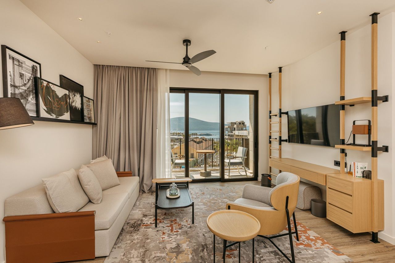 Апартаменты в Тивате, Черногория, 64 м² - фото 1